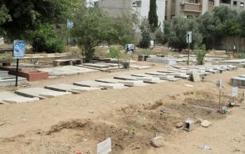 (مقبرة الطوارئ) لدفن الشهداء أثناء التصعيد (الإسرائيلي) على غزة