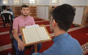 ضمن مشروع صفوة الحفاظ 2  259 طالباً وطالبة يسردون القرآن الكريم على جلسة واحدة بغزة