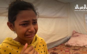 الطفلة ميرا أبو خوصة الناجية الوحيدة بعد قصف منزلهم واستشهاد أفراد عائلتها بمخيم النصيرات