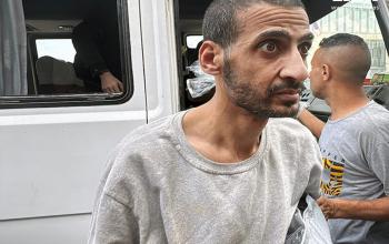 نقل معتقلين من قطاع غزة لمستشفى الأقصى في دير البلح بعد الإفراج عنهم من سجون الاحتلال الإسرائيلي