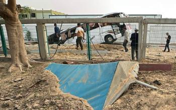 الاحتلال يقصف المستشفى الأوروبي ومحيطه في خان يونس جنوب قطاع غزة