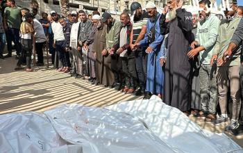 وداع وتشييع عدد من الشهداء في مستشفى ناصر الطبي جراء قصف الاحتلال مدرسة تأوي نازحين في خان يونس