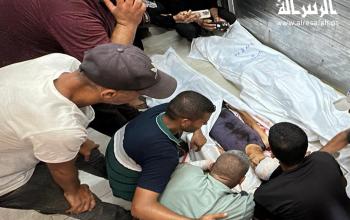 وداع وتشييع عدد من الشهداء في مستشفى ناصر بخانيونس جنوب قطاع غزة، بعد ان أطلقت عليهم قوات الاحتلال الاسرائيلي النار عند نقطة توزيع المساعدات في رفح