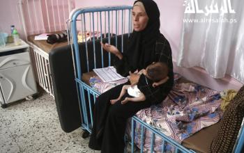 الرضيعة سيلا بربخ تعاني من سوء تغذية حاد بسبب العدوان الإسرائيلي والحصار المستمر