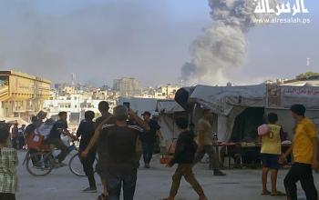 دخان يتصاعد جراء غارة جوية اسرائيلية على حي الشجاعية شرق مدينة غزة