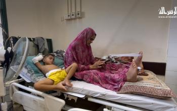 غارة إسرائيلية تصيب سجى أبو ثريا وأفراد عائلتها أثناء نزوحهم من مدينة غزة