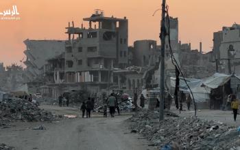 عائلات فلسطينية تعود إلى حي الشجاعية شرق مدينة غزة