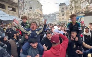 تشييع جثمان الصياد محمد بكر (35 عامًا) بحضور حاشد من المواطنين