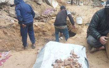 بأدوات بدائية الجريح محمود حماد يمضي شهورًا بحثًا عن رفات أحبته