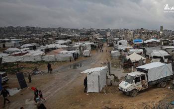 خيام مهترئة وبرد قاسٍ نازحو الزوايدة يواصلون حياتهم رغم الدمار