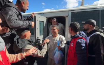 الإفراج عن 9 أسرى فلسطينيين ونقلهم لمستشفى شهداء الأقصى