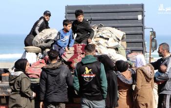 اللجنة المصرية تنقل النازحين إلى مخيم نتساريم