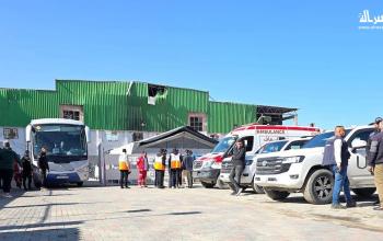 مغادرة مرضى وجرحى عبر معبر رفح للعلاج في مصر