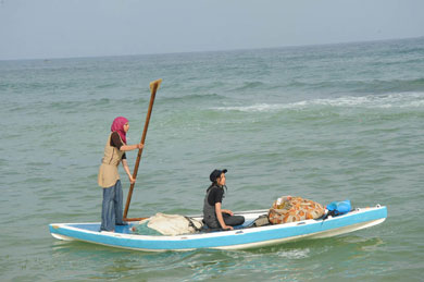 الطفلة مدلين اثناء رحلة الصيد 