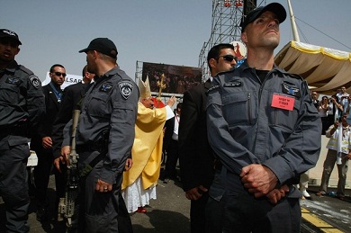 حراس من جهاز الشاباك