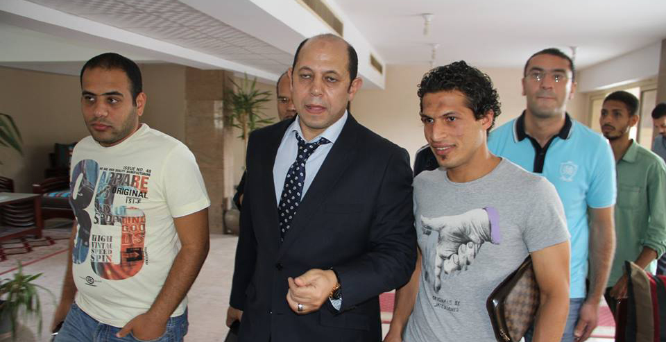 اللاعب طارق حامد يمينا