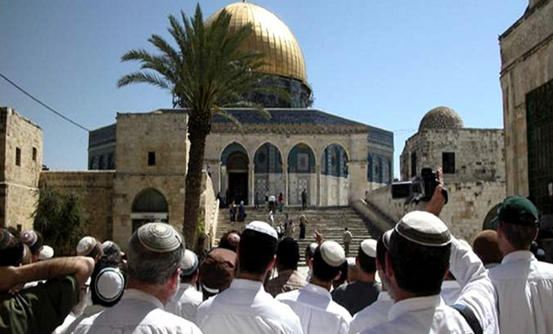 صهاينة بساحات المسجد الاقصى (الأرشيف)