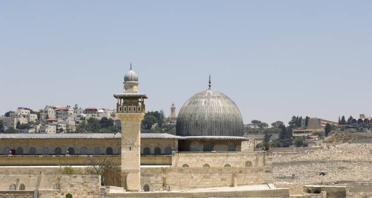 الاحتلال يصادق على صيغة معدلة لمنع الأذان