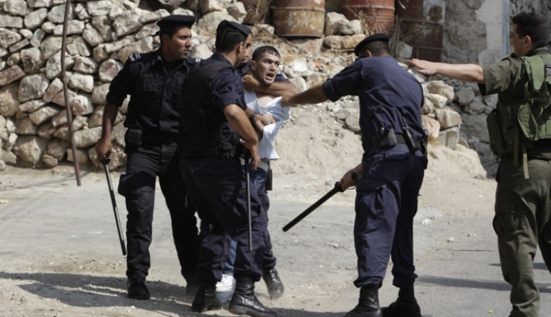 السلطة تواصل اعتقال 17 شابًا تظاهروا ضد قطع الكهرباء