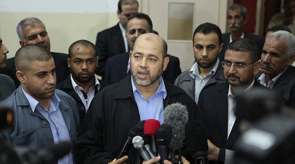 الدكتور موسى أبو مرزوق في بيت العزاء