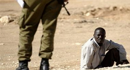 أحد المهاجرين الأفارقة (الأرشيف)