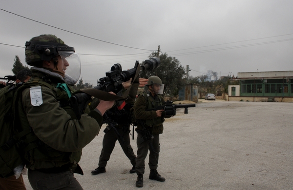 قوات الاحتلال تداهم شوارع بالضفة المحتلة   (أرشيف)