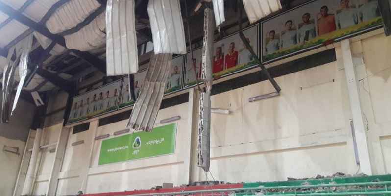 لحظة إنهيار سقف صالة نادي الصداقة