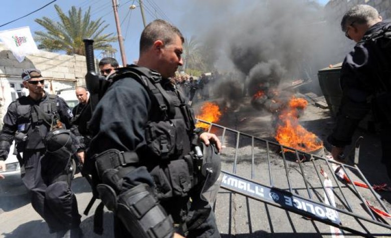 الاحتلال يغلق طرق رئيسية جنوب الأقصى