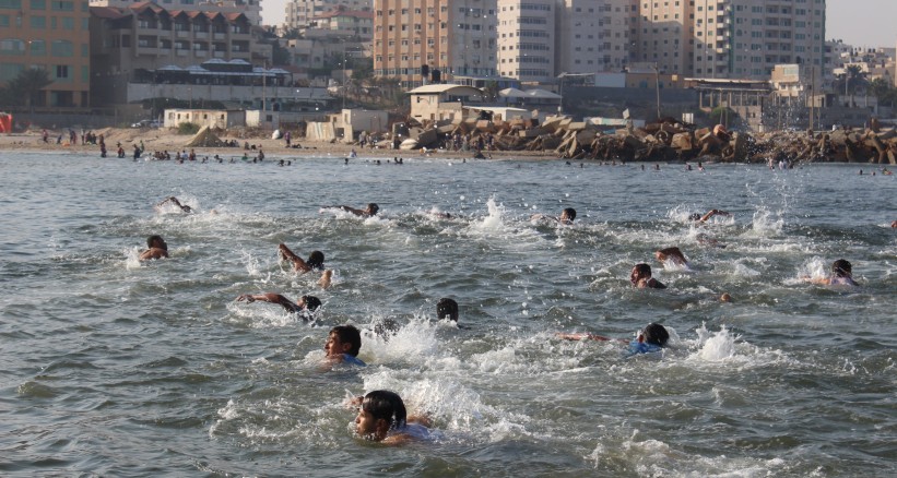 أجواء حارة نسبيًا وانخفاض على معدل درجات الحرارة