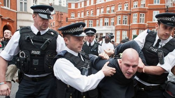 الشرطة البريطانية تعتقل صحفي (الأرشيف)