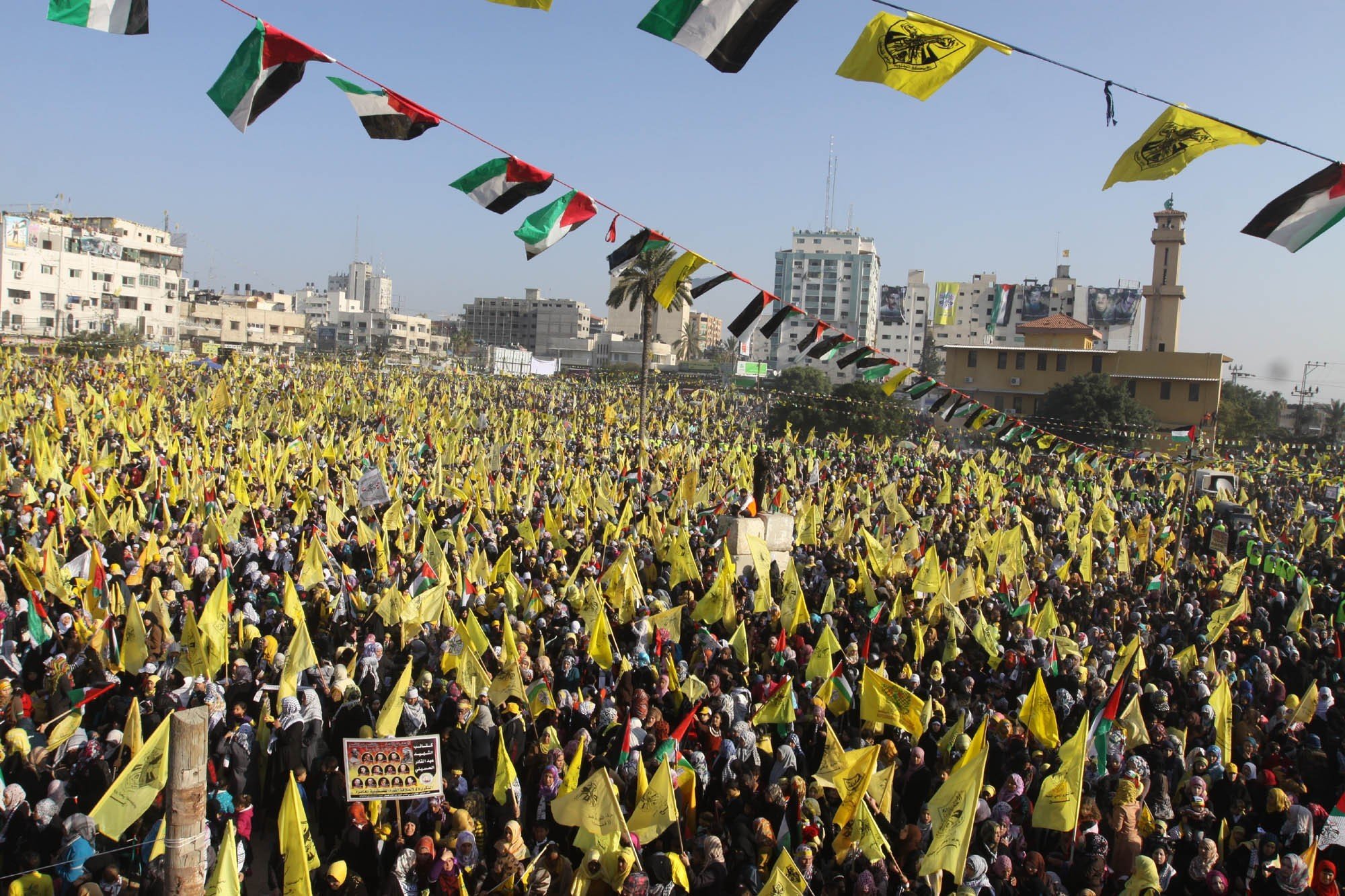 قيادي بفتح: حلس ابلغ عباس والرجوب بإلغاء مهرجان الانطلاقة