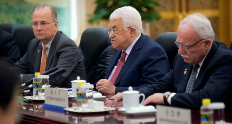 هل يدير عباس أزمته المالية على حساب غزة؟