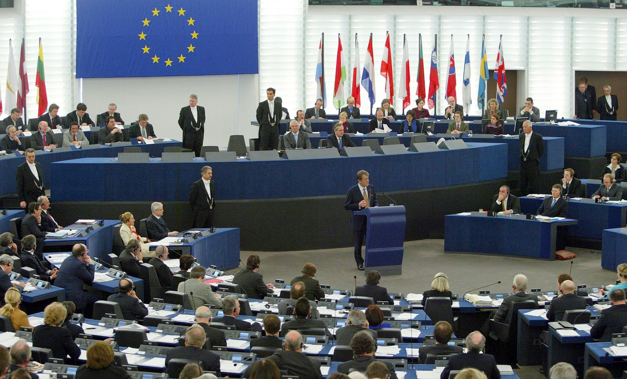 البرلمان الأوروبي يصوت غدًا على قرار خفض المساعدات للسلطة