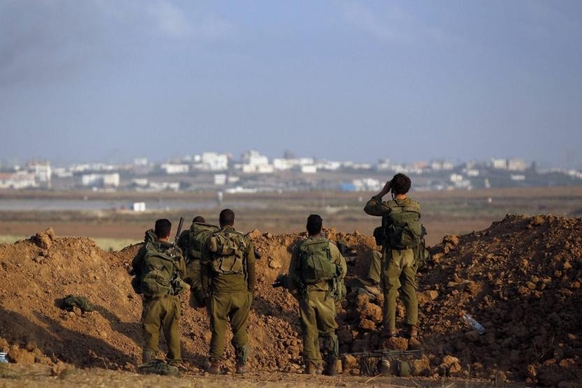 جيش الاحتلال يُواصل عمليات "التشجير الأمني" بغلاف غزة