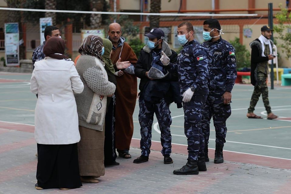 هكذا يقضي العائدون أوقاتهم في الحجر الصحي بغزة