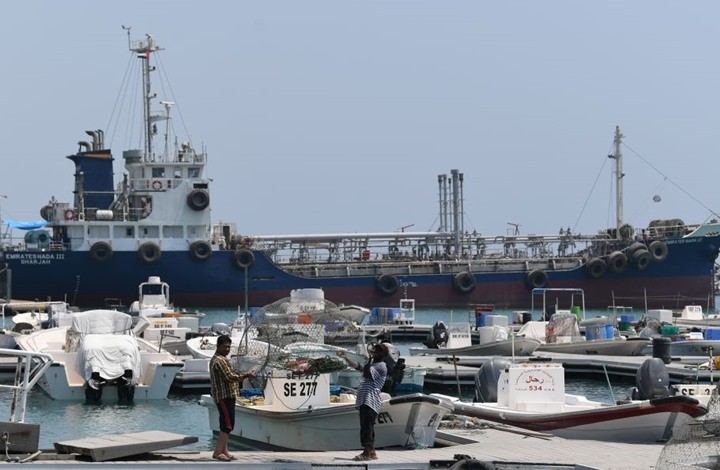 الإفراج عن سفينة سيطر عليها مسلحون في خليج عمان