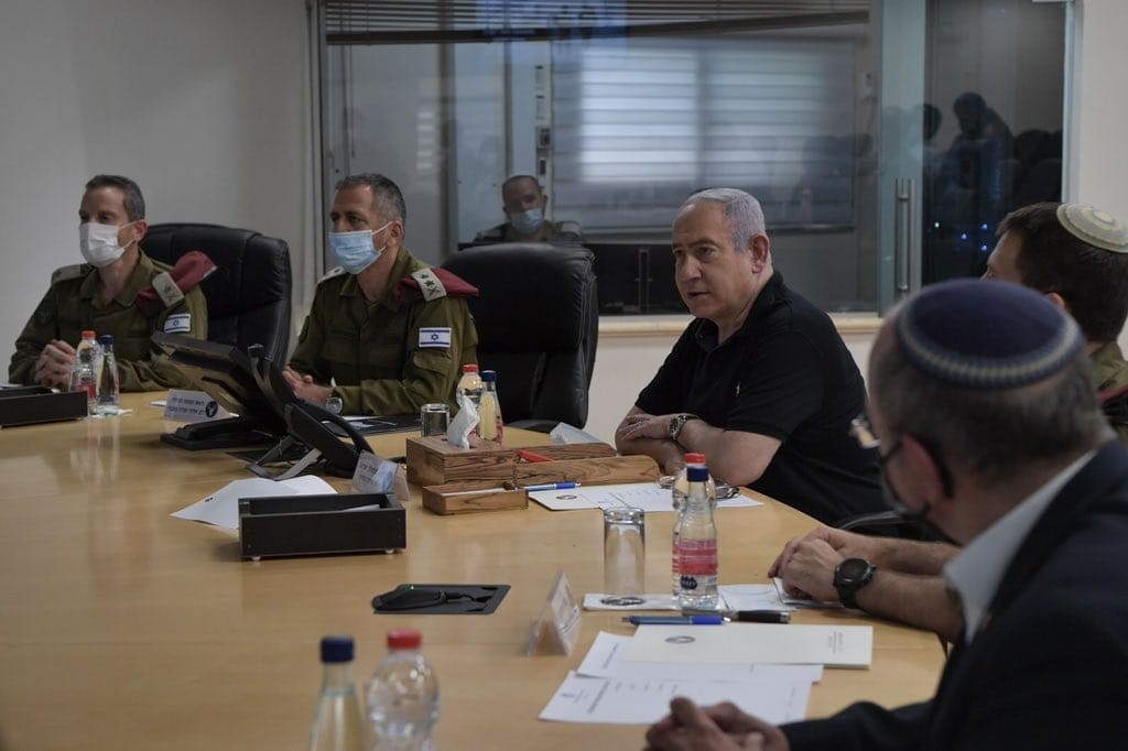 نتنياهو خلال المداولات الأمنية، اليوم