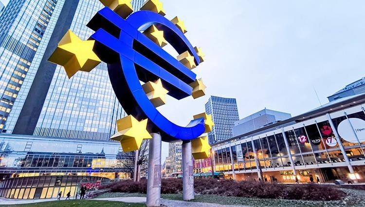 "خطة مارشال" الأوروبية الجديدة تنعش أسواق الأسهم وتصعد بالذهب والنفط