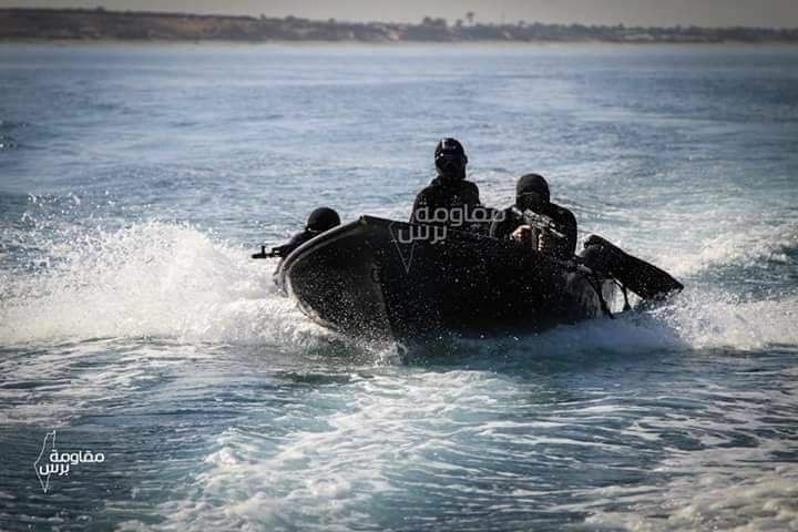 وحدة الضفادع البشرية تنفذ مهامها ضمن مناورة الركن الشديد