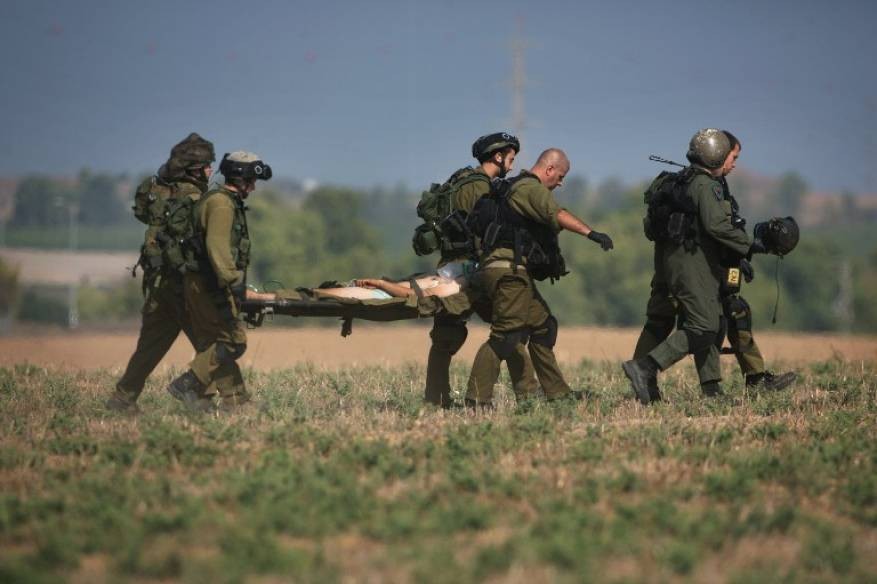 إصابة مجنّد إسرائيلي بجروح خطيرة والاستيلاء على سلاحه