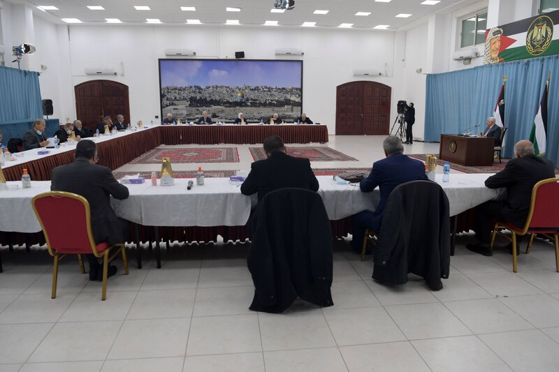 صورة خلال اجتماع اللجنة المركزية