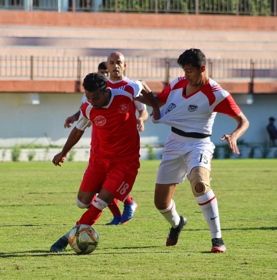 جانب من أحد مباريات دوري الأولى