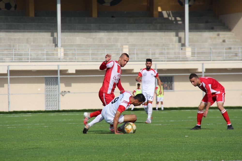 جانب من أحد مباريات دوري الأولى