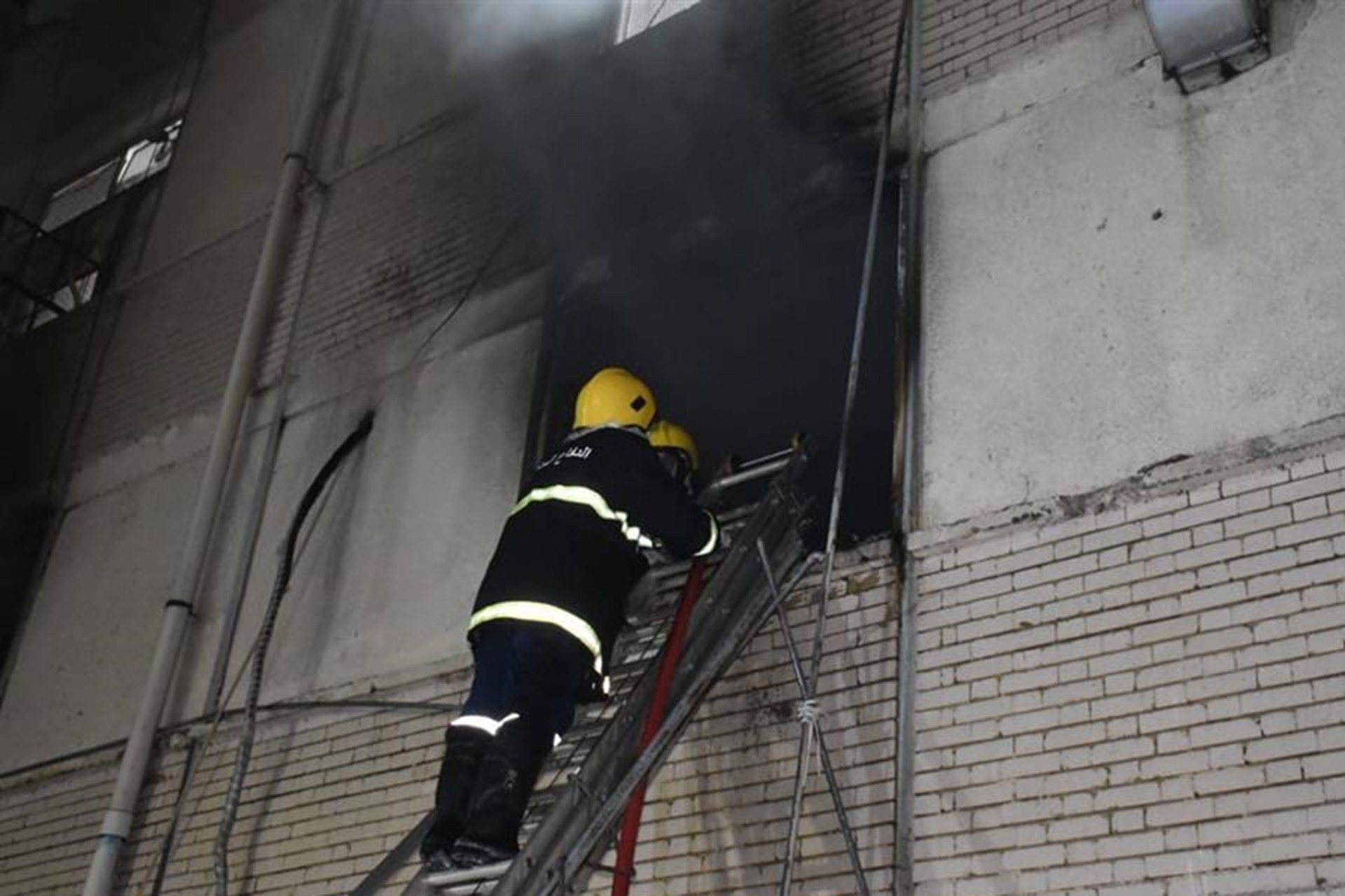 عشرات القتلى والجرحى بحريق بمستشفى لعلاج كورونا في بغداد