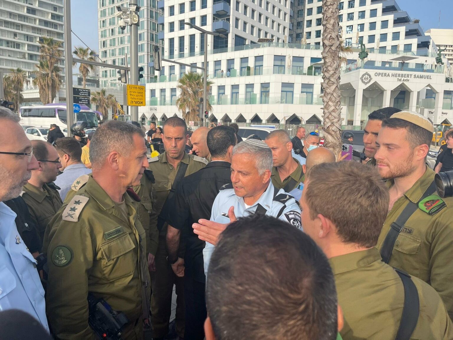 كوخافي-في-تل-أبيب-1536x1152 (1).jpg