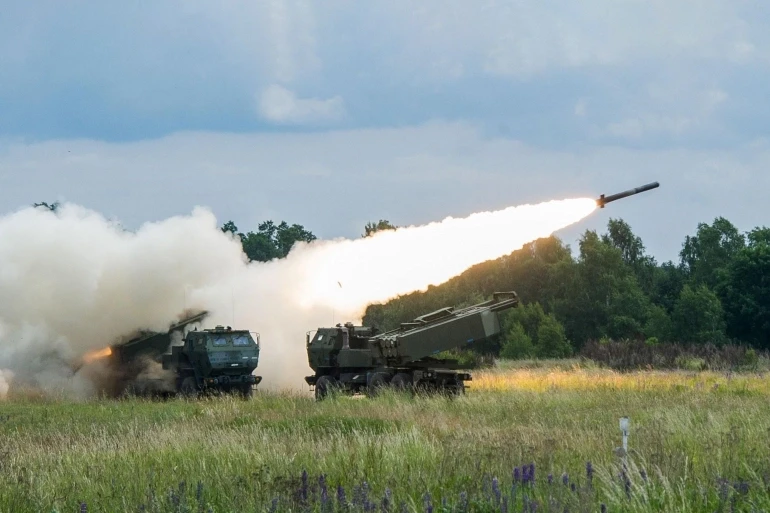 أميركا أمدّت أوكرانيا بنحو 20 راجمة صواريخ من نوع هيمارس منذ يونيو/حزيران الماضي (غيتي)