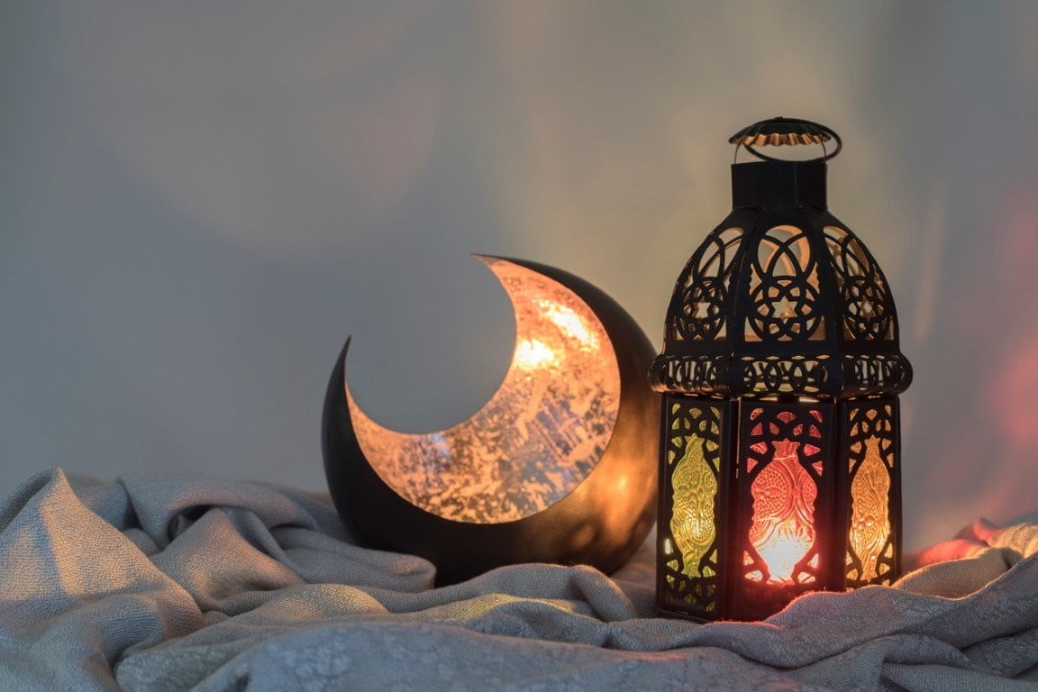 إليك أجمل رسائل تهنئة رمضان 2023 للأهل والأصدقاء