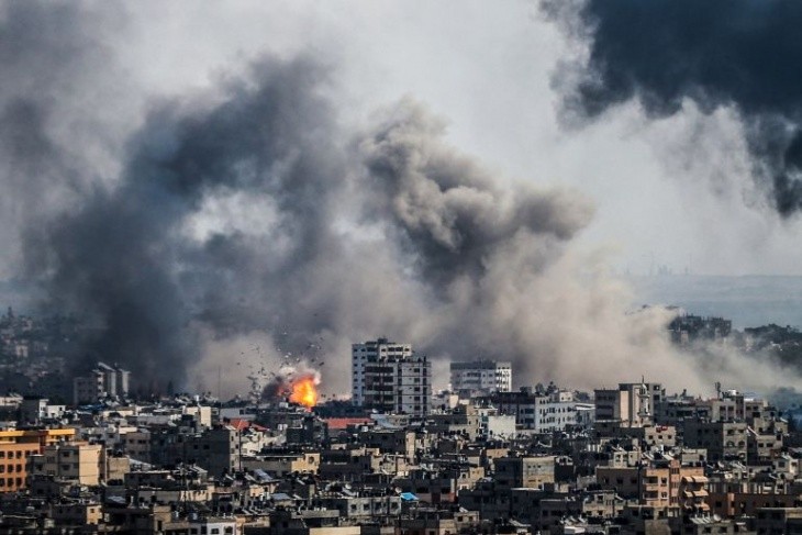 aa-20231011-32371948-32371938-israeli-airstrikes-continue-on-the-fifth-day-in-gaza-1697024035-1699639180.jpg