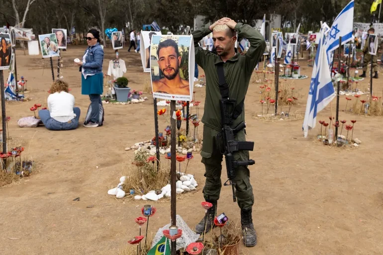 خلال مراسم ذكرى الجنود القتلى .. (إسرائيليون) يهاجمون نتنياهو ويهتفون ضد بن غفير