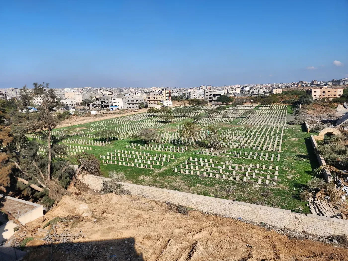 صورة للمقابر البريطانية في غزة